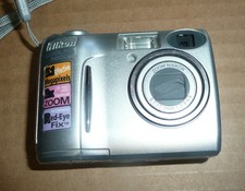Nikon Coolpix 5600 5.1M 3x Optical Zoom Point and Shoot Camera