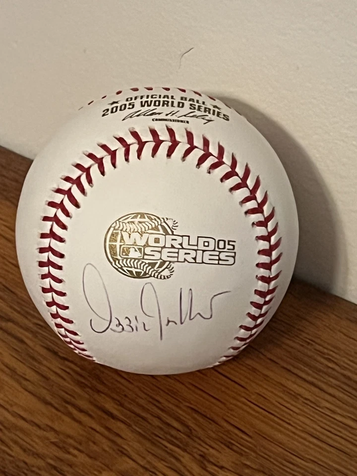 Ozzie Guillen Signed 05 WS Champs Rawlings Official MLB World Series Ball 2005 - Image 3 of 4
