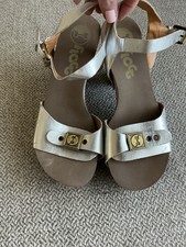 Flogg Silver Sandals, Wooden Heel, Eva Foot Bed, Women s 8, Summer Fun