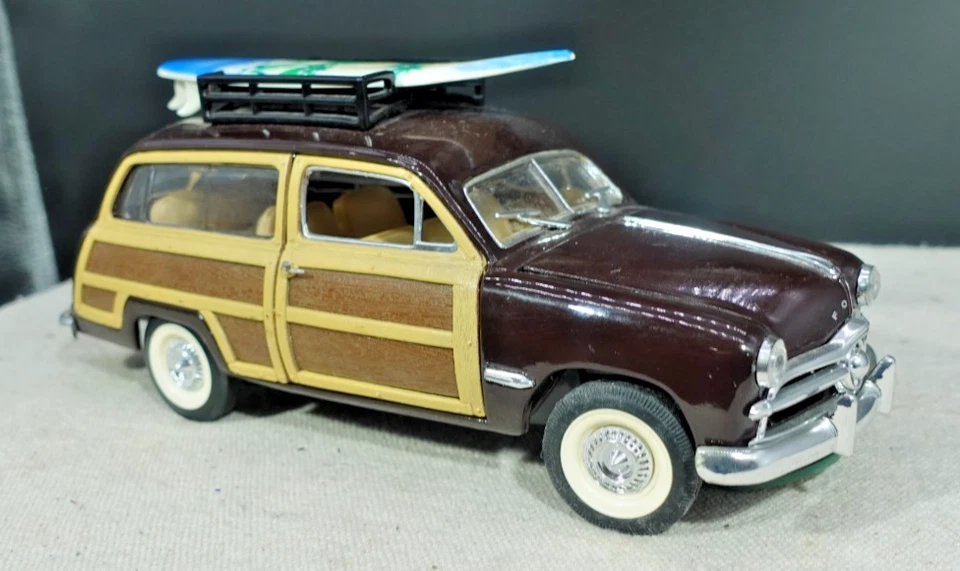 SunnySide 1949 Ford Woody Wagon 1/24 - Imagem 2 de 4