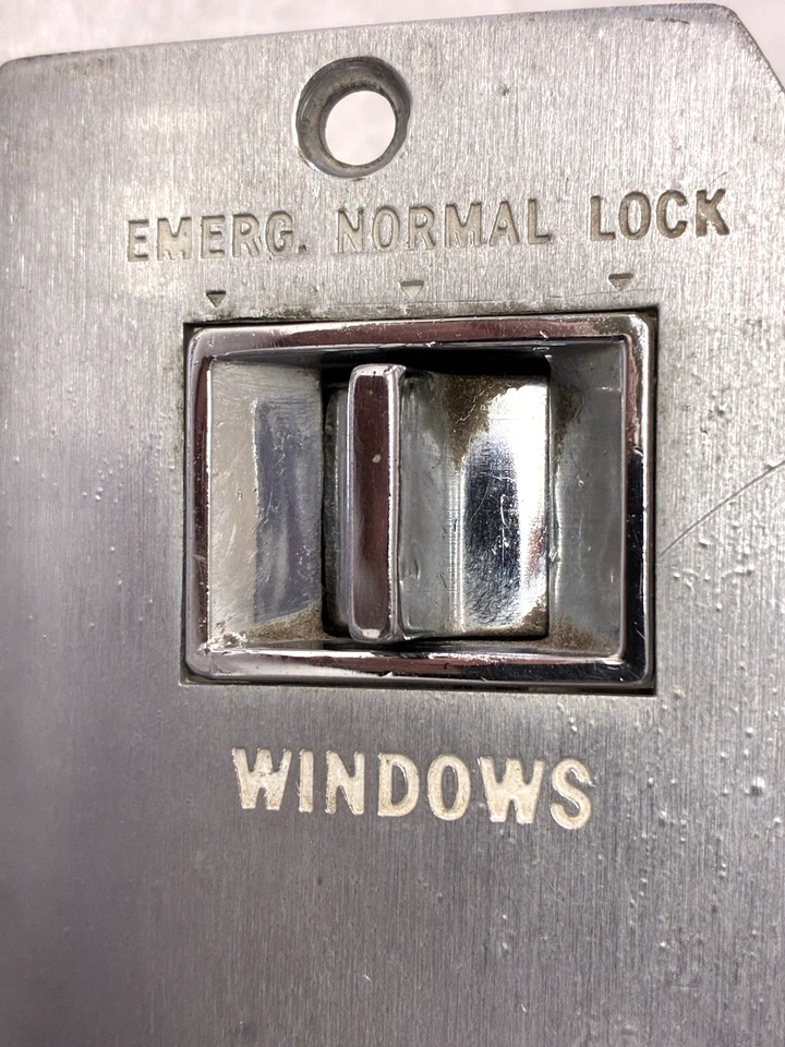 65 66?CADILLAC DEVILLE?REPOSABRAZOS VENTANA ELÉCTRICA CONTROL LADO DEL CONDUCTOR MASTER COMPLETO? Foto 2 de 4