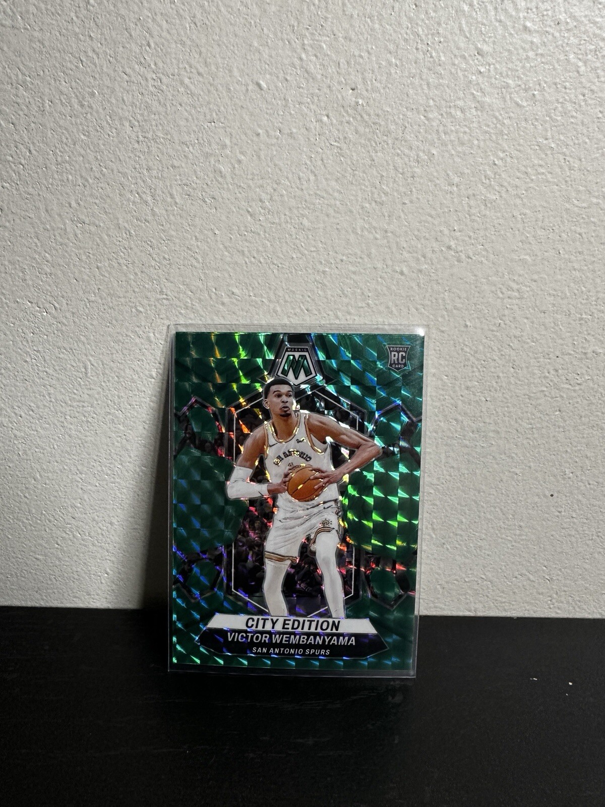 2023-24 Panini Mosaic Victor Wembanyama #282 RC Rookie City Green