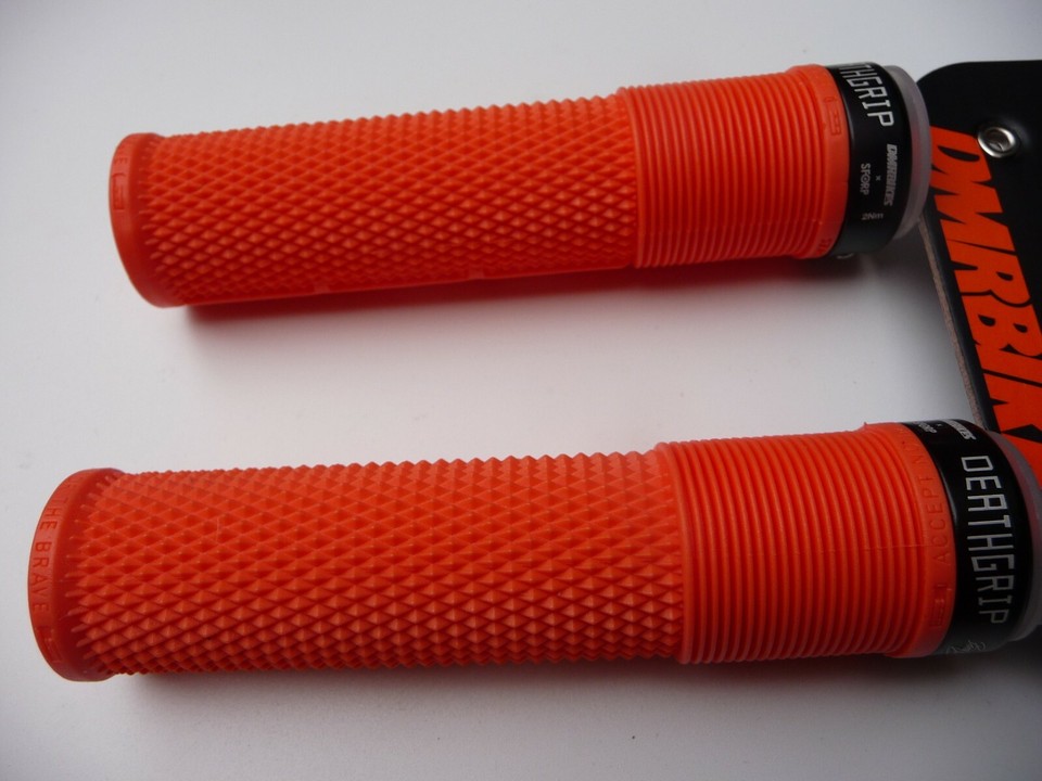 DMR Brendog DeathGrip MTB Fahrradgriffe – Dick, Weicher Kraton, Konischer Kern, Rot