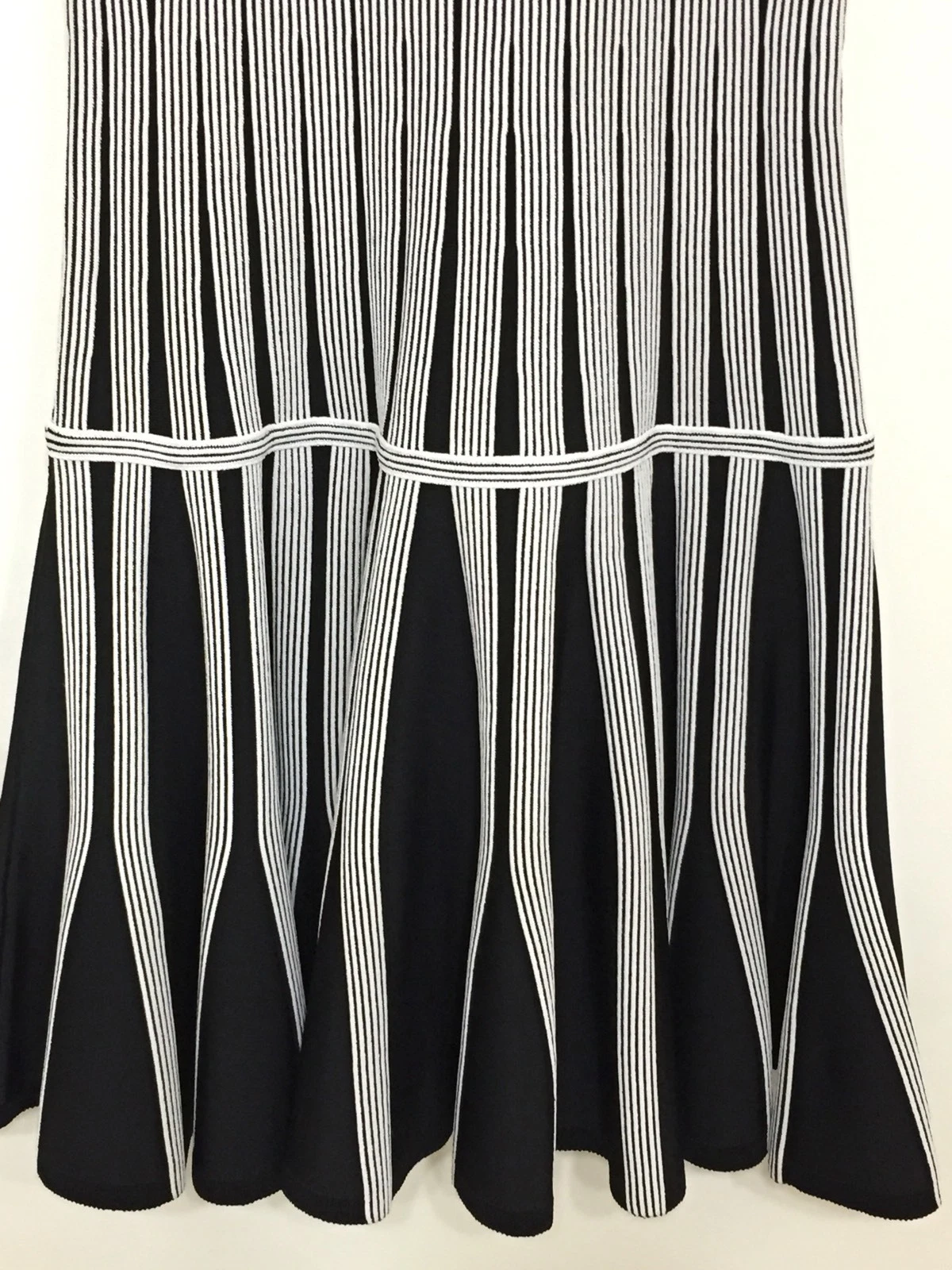 Abito multicolore Diane Von Furstenberg Celine aderente e svasato taglia P $475