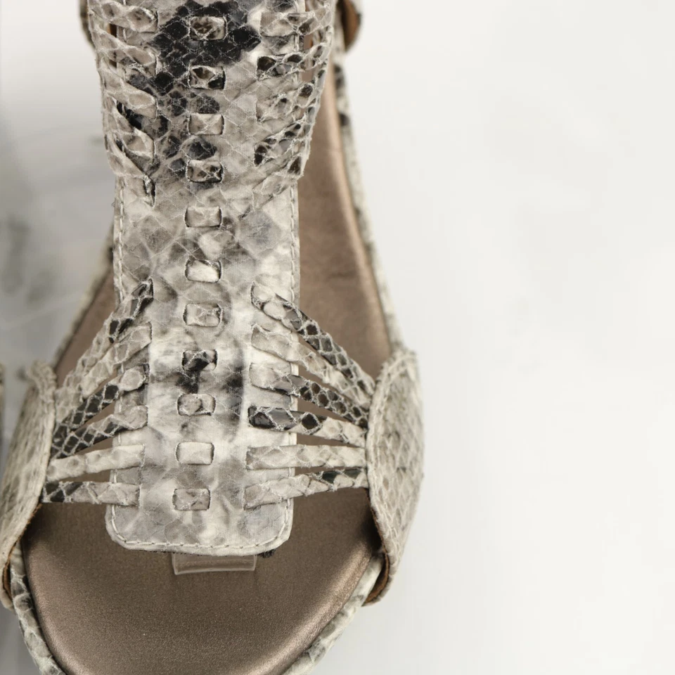 Sandália Clarks Feminina Star Gaze Tamanho 6 Cinza Preta Salto Cunha Sapato Social Slingback - Imagem 3 de 4