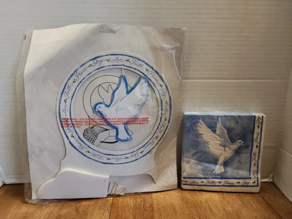 Centro de mesa de panal paloma y servilletas a juego. Paz Amor Alegría Fe Foto 2 de 2