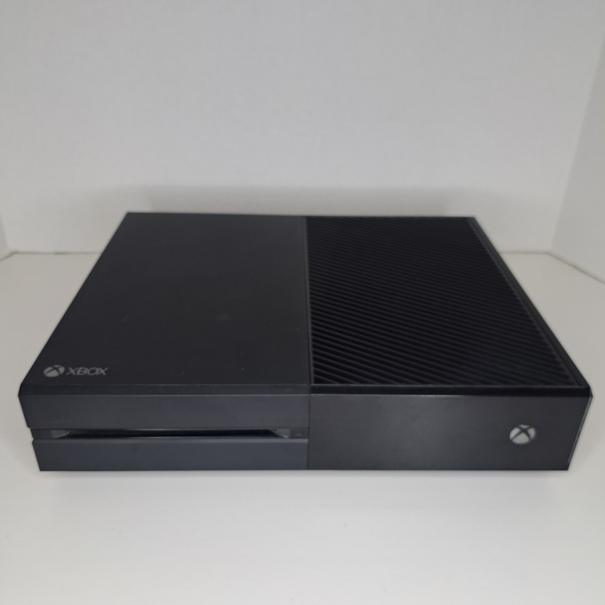 Microsoft マイクロソフト/Xbox One 本体/Model 1540 5C5-00019/071046343048/Bランク/77【中古】 Restored Genuine Microsoft Xbox One 1540 Video Game Console