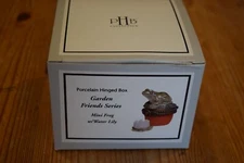 PHB Mini Frog With Water Lily Trinket - Porcelain Hinged Box -New