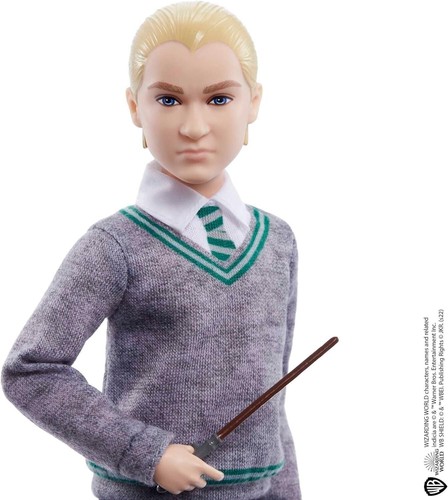 Genuine HARRY POTTER - DRACO MALFOY Poseable Collectible Action Figure w/ Robe - Picture 6 of 6