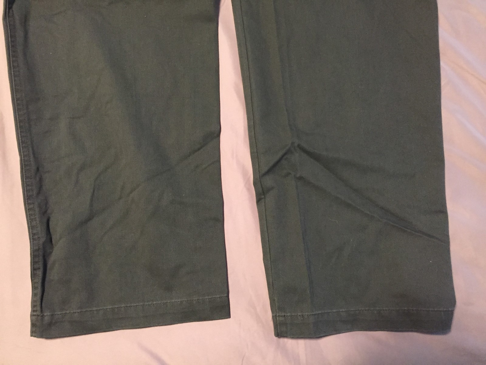 Docker's 40" waist x 36" inseam cargo pants / green / used /big and tall 