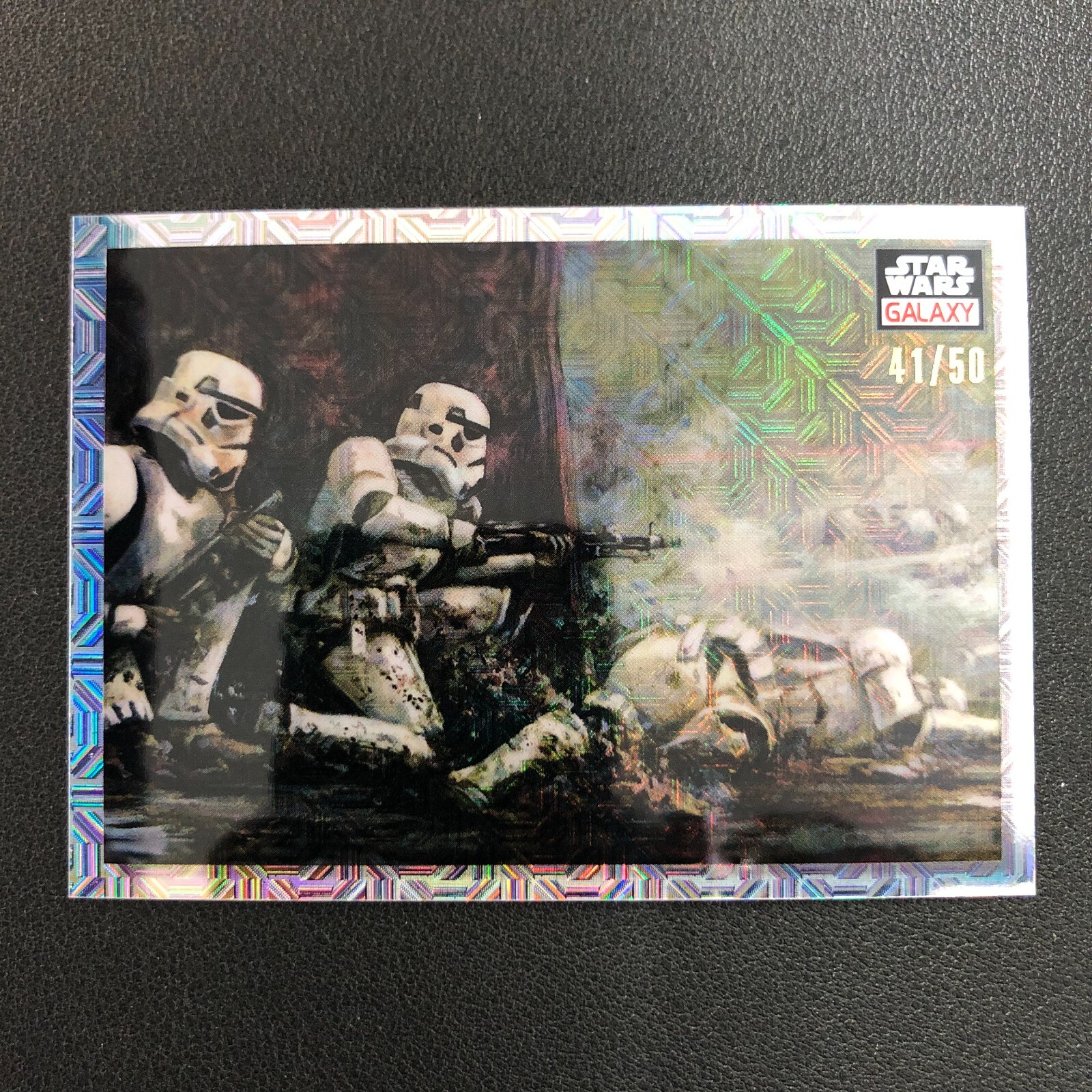 2023 Topps Chrome Star Wars Galaxy #94 Pinned Down Mojo Refractor /50 yingc49