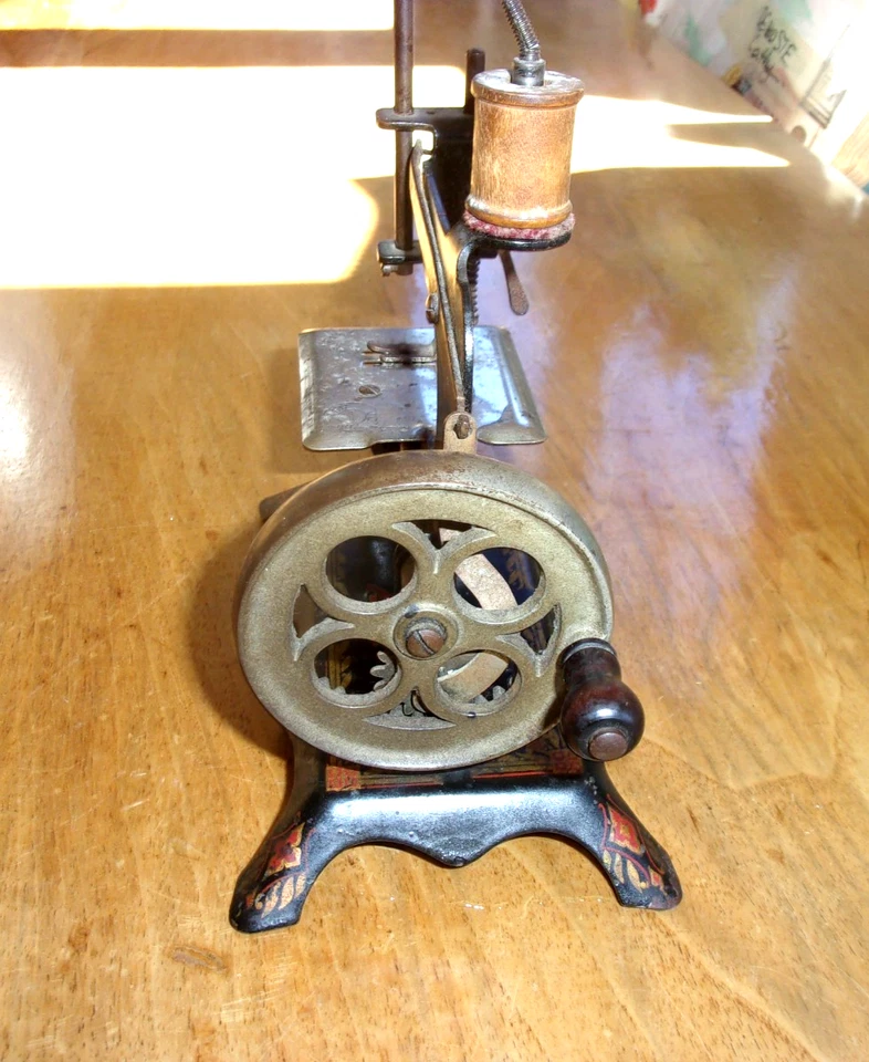 Ancienne machine à coudre enfant - JC Paris - lp  rvt - Photo 3/4