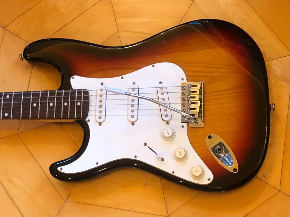 Guitarra eléctrica para zurdos JB Player JBP-165 Sunburst con sistema de barra/trem Whammy Foto 2 de 4