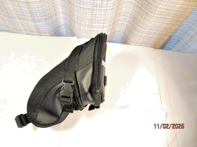 Paquete de asientos de montaje con correa Aero Wedge Pack Foto 2 de 4