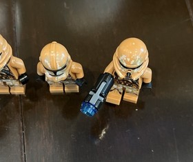 LEGO Star  Wars Clone Geonosis Airborne And Camouflage Trooper Lot Of 4