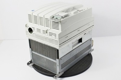 Lenze 8200 vector E82EV303_4B201 Frequenzumrichter + Lenze E82ZN30334B230 Netzfi