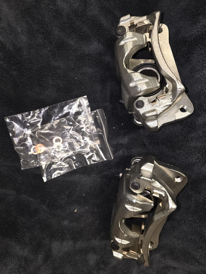 JUEGO DE 2 pinzas y soportes de freno Raybestos Toyota y Lexus FRC10464N Foto 2 de 4