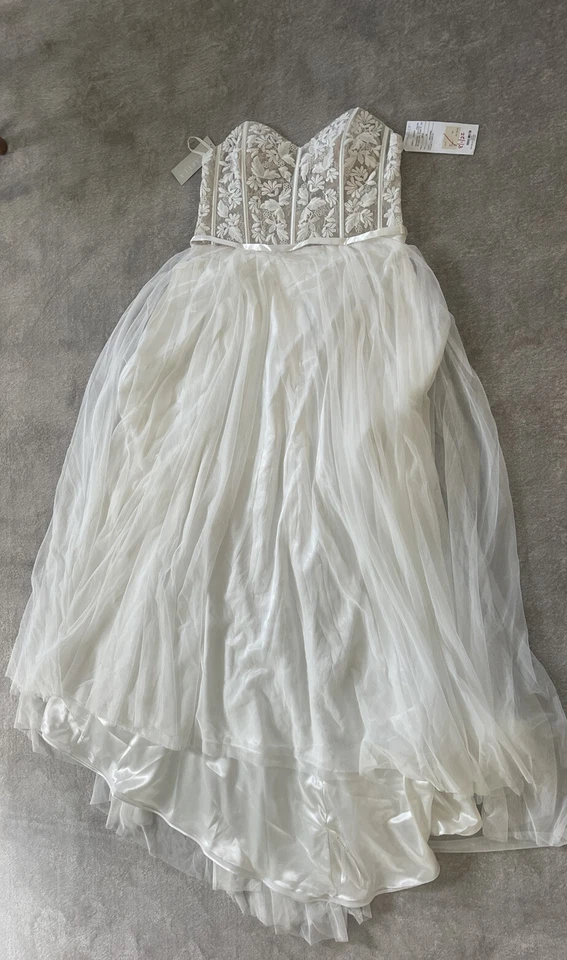 MIKAELLA 2313, Vestido de Novia Línea A Encaje Corpiño Escote Corazón - TALLA 18 Foto 2 de 4