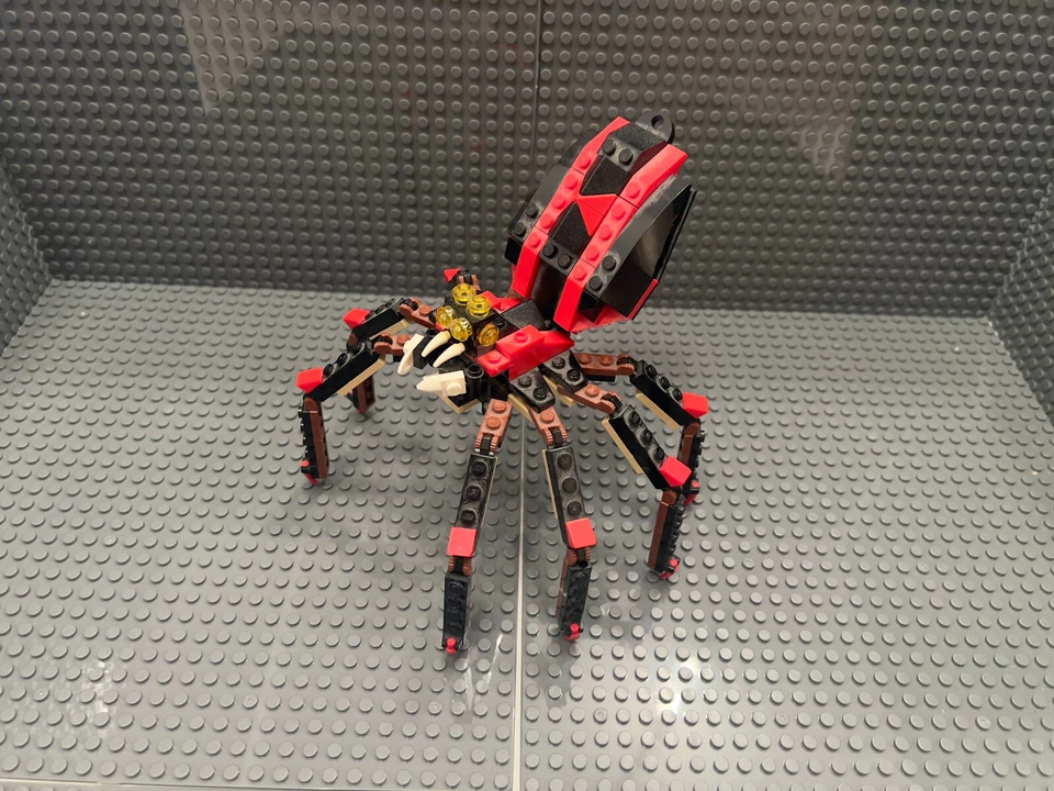 LEGO Creator 4994 Fierce Creatures, foto 1 di 4