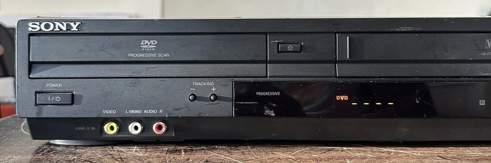 Reproductor combinado de DVD/VHS Sony SLV-D380P DVD/VCR escaneo progresivo sin sintonizador Foto 2 de 4