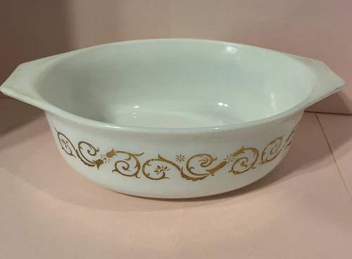 Vintage White Pyrex Casserole 1.5 Quart Empire Scroll Gold Pattern