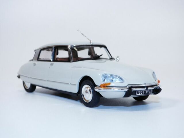 Modèle Réduit Citroën DS 23 Pallas 1973 Beige 1:12 Par Norev - Superbe Collection !