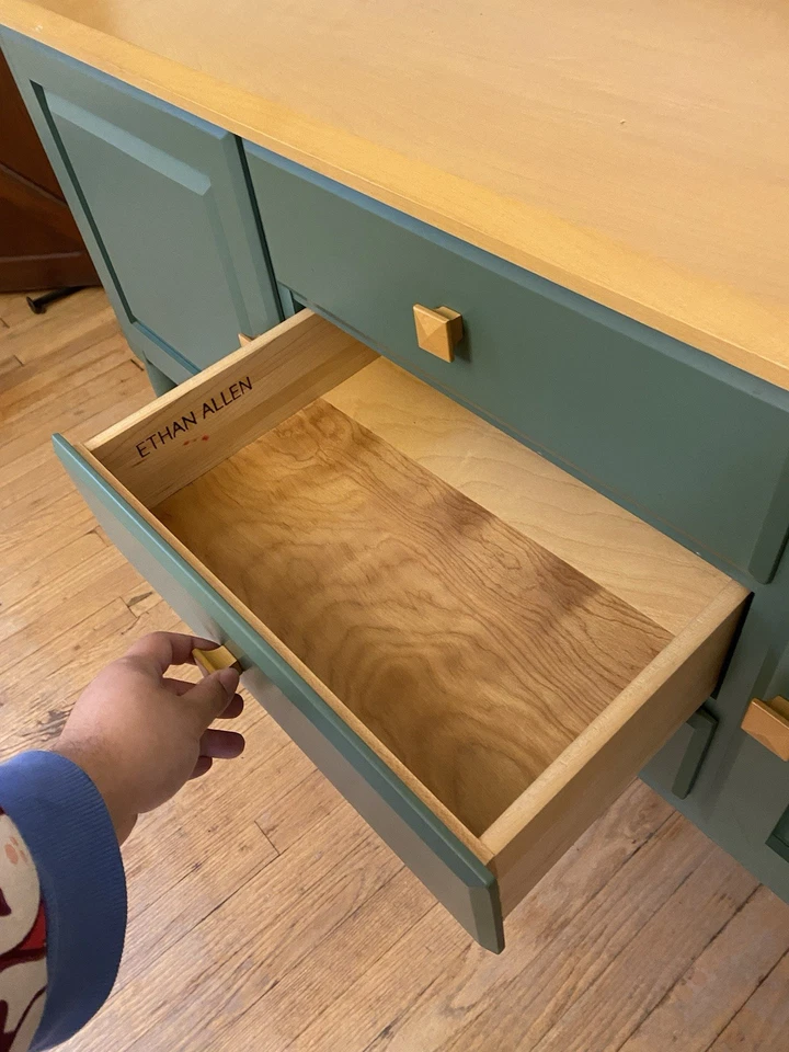 Зеленый клатч Ethan Allen (отсутствует насадка на верхнюю полку) - Изображение 3 из 4