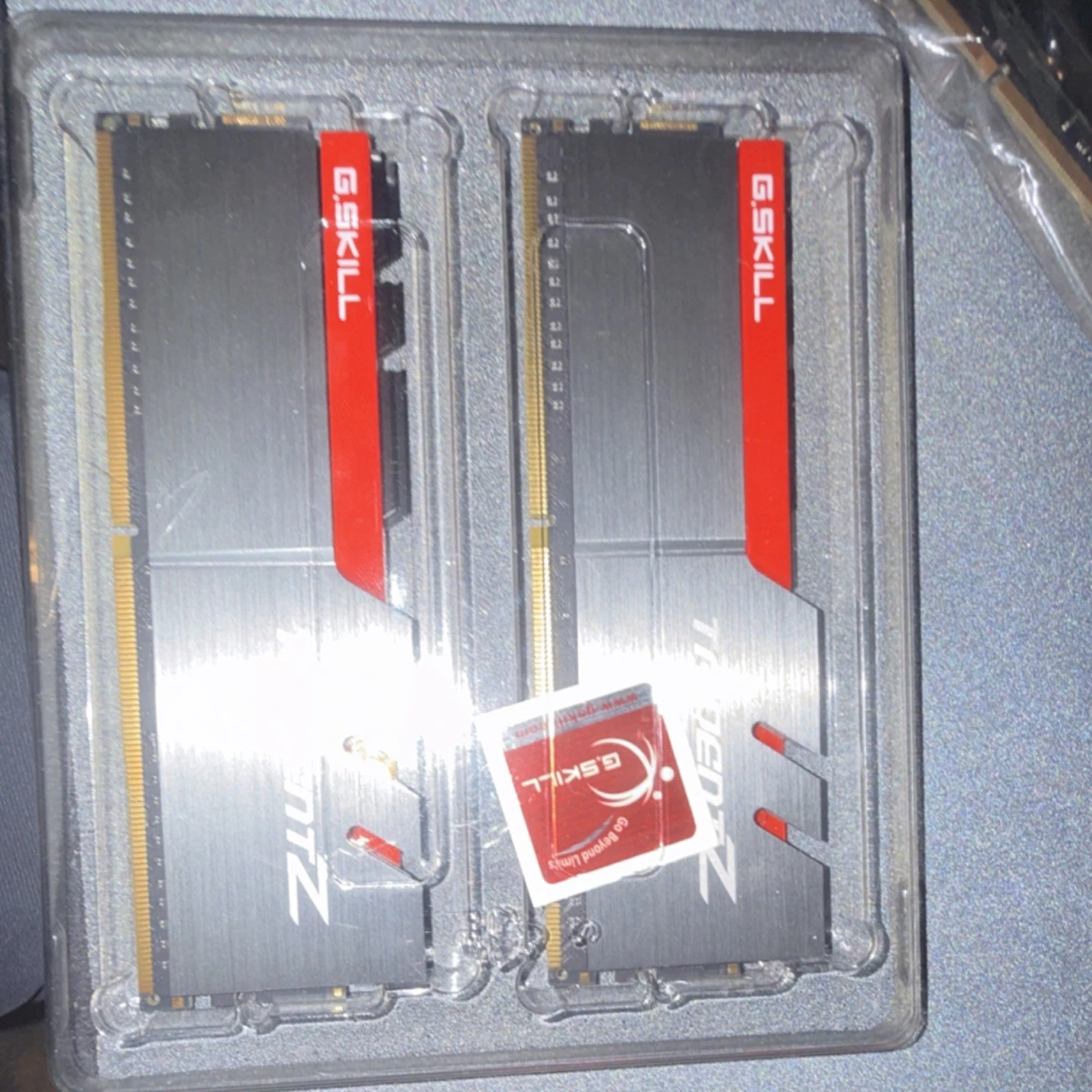 Barrette Mémoire RAM 8 Go DDR4-3000 (PC4-24000) CL16 Non-ECC 1.35V - Marque G.SKILL - Occasion