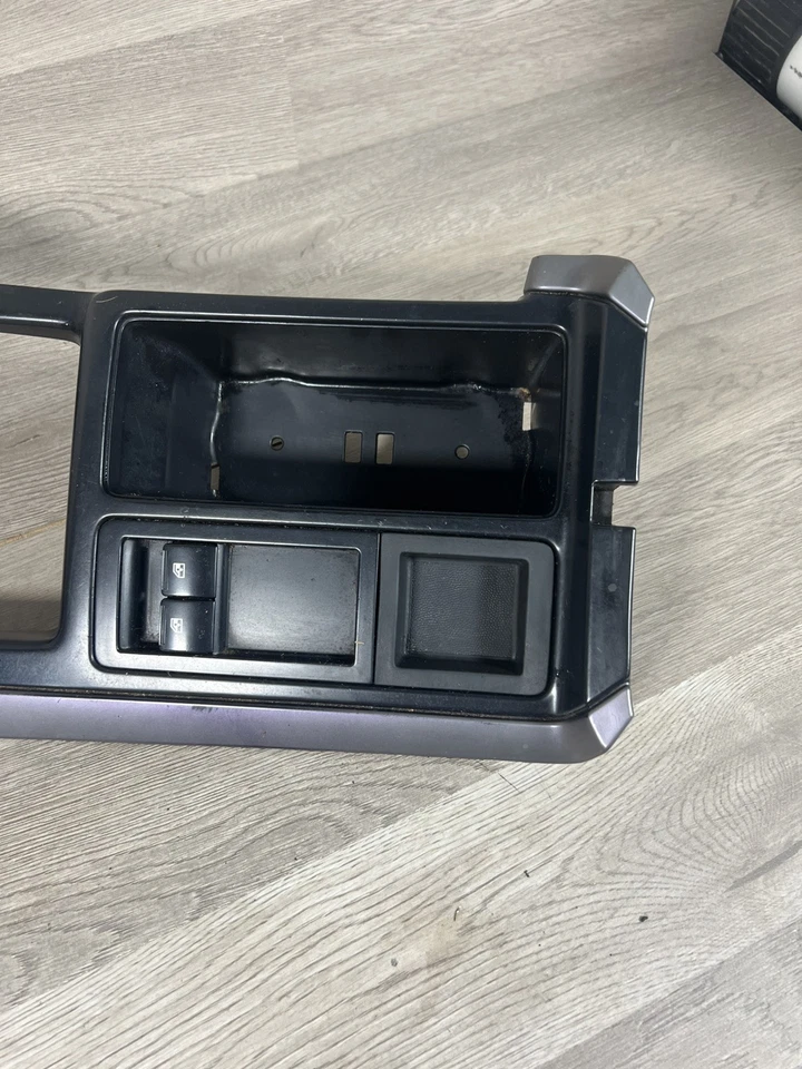 04 05 06 Pontiac GTO Consola Central CAMBIO BISEL PLACA DE AJUSTE USADO VER FOTOS Foto 4 de 4