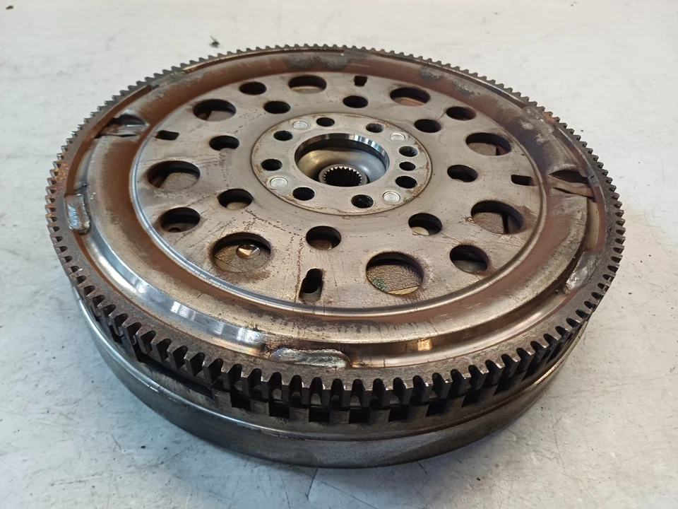 29A* Mercedes-Benz W169 W245 Kupplungssatz Schwungscheibe A2660300605 2660300605 - Bild 3 von 4