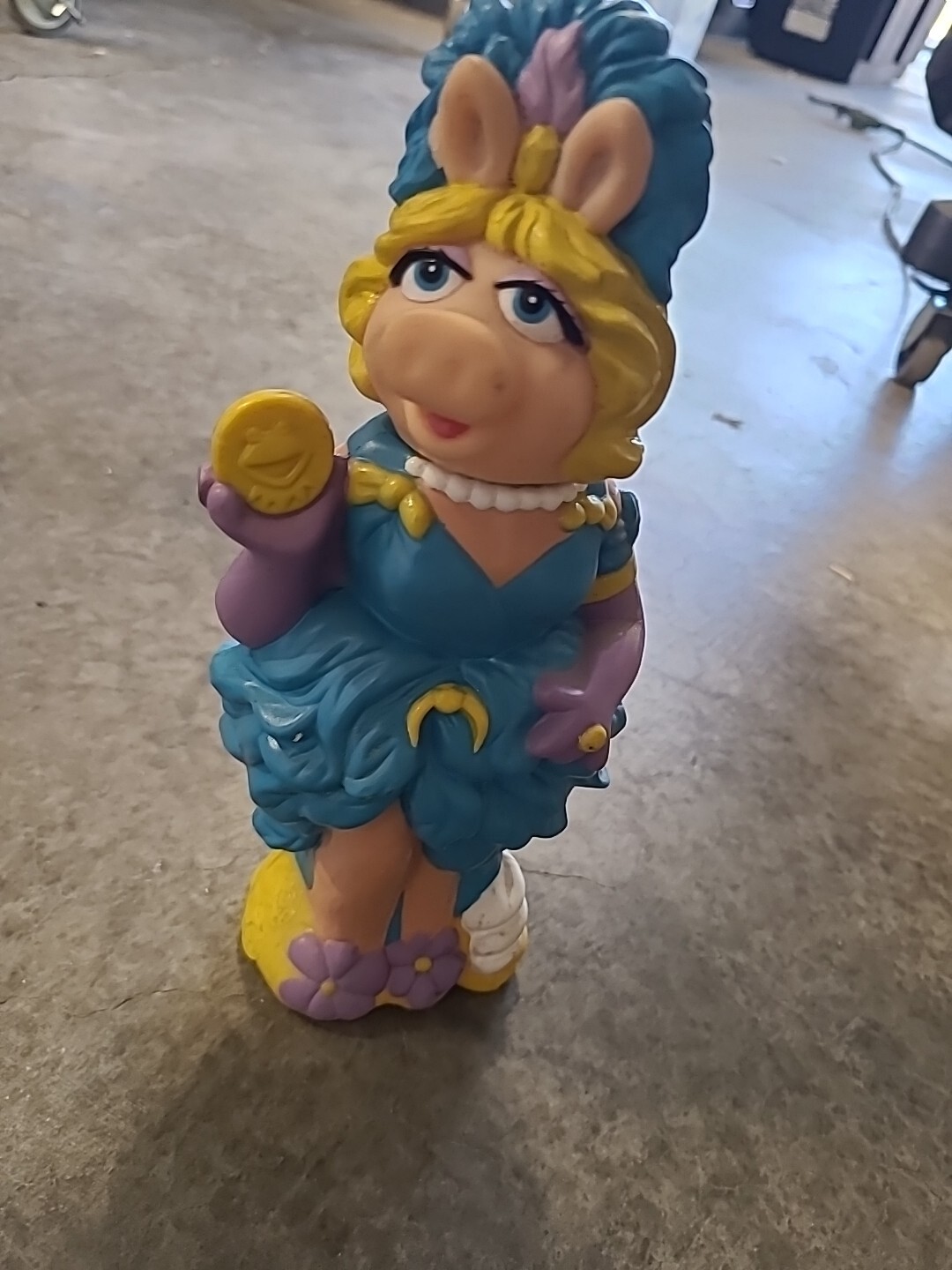 RARE MUPPETS MISS PIGGY VINTAGE BUBBLE BATH CONTAINER