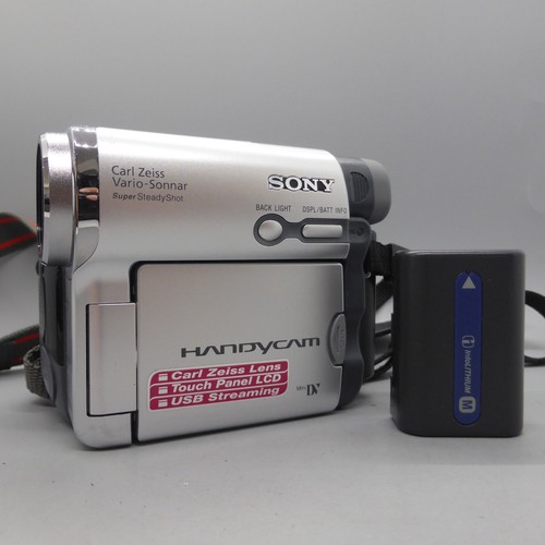 Sony Handycam DCR-HC14E Handheld MiniDV Camcorder Silver Tested