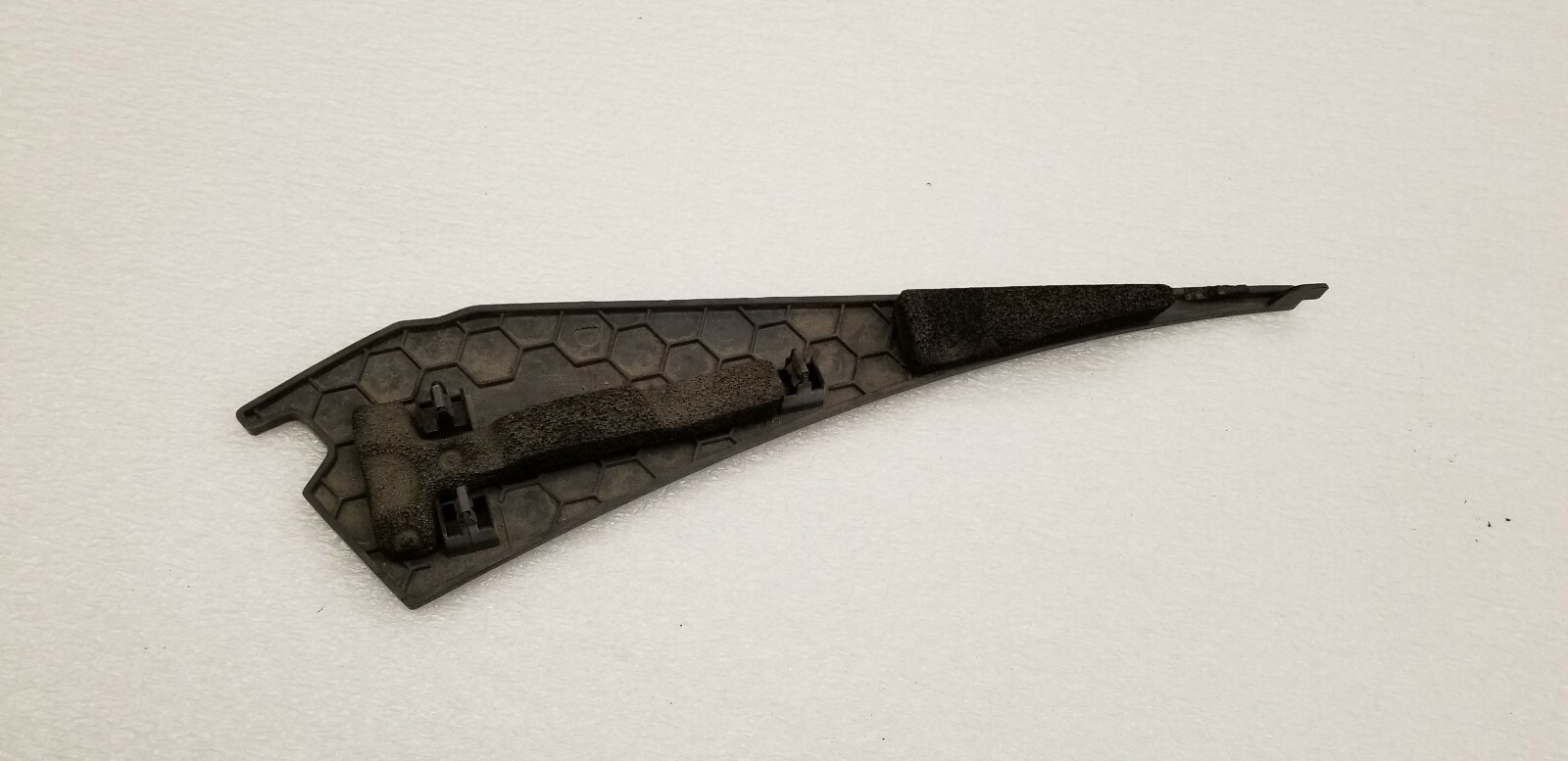 MCLAREN MP4-12C REAR FENDER MOULDING TRIM PANEL OEM 11A3071CP 