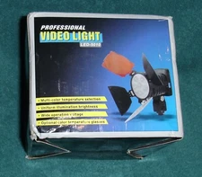 PROFESSIONAL LED-5010 VIDEO LIGHT Versatile hand held vs COLD shoe mount