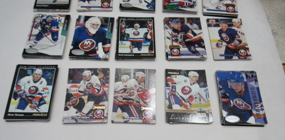 ++121 NEW YORK ISLANDERS++NHL Trading Cards LOT: 121 CARDS. Rank 14 - Image 2 of 4