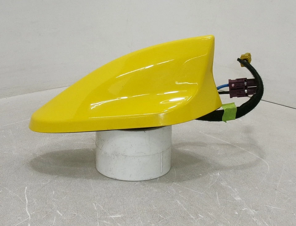 Chevrolet Camaro SS 2016 antena de radio montaje en maletero 41 k OEM Foto 3 de 4