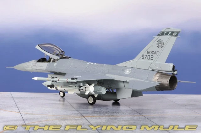 Hobby Master 1:72 F-16V Fighting Falcon ROCAF 23rd TFG #6702 - Image 2 of 4