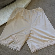 Vintage Vanity Fair Nude Nylon Bloomers Pettipants Slip Women's L 12-778