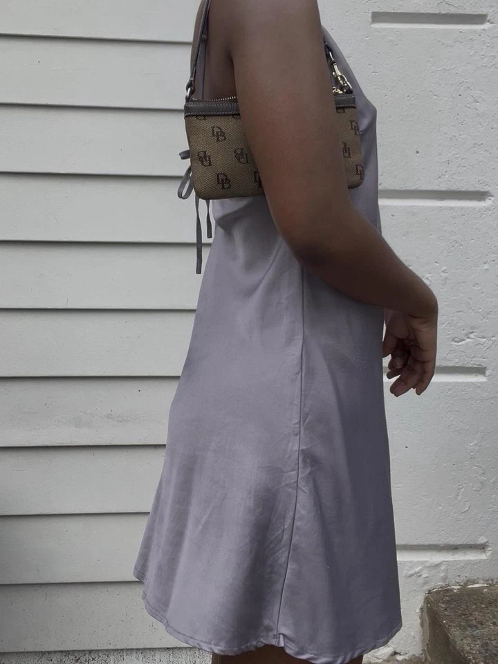 Vestido slip babydoll de renda lilás tamanho P cetim - Imagem 2 de 3