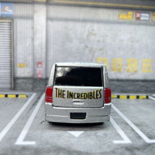 Disney Pixar Takara Tomy Tomica The Incredibles Toyota bB 1/60 D-05 Silver -Rare - Picture 6 of 14