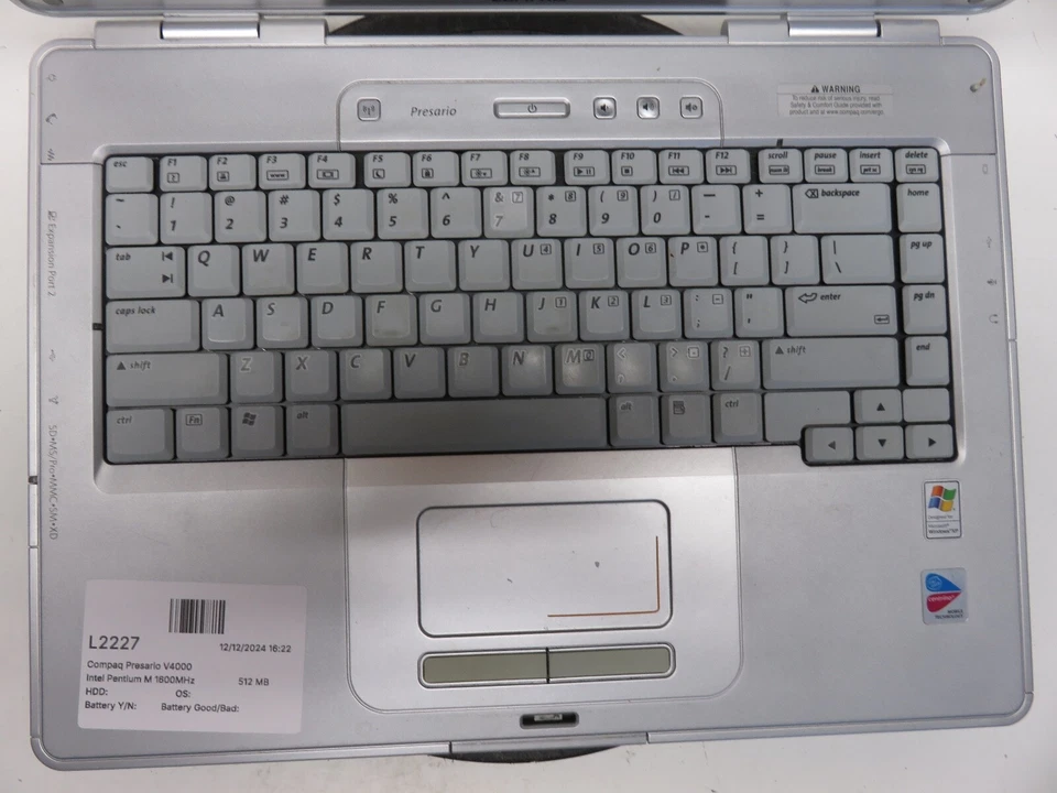 Compaq Presario V4000 Intel Pentium M 1600 MHz 512 MB SIN DISCO DURO sin batería Foto 2 de 4