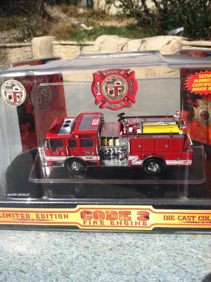 LIMITED EDITION Code 3 LAFD Comp Set NIB 24-PIECE ER Fire Vehicles ...
