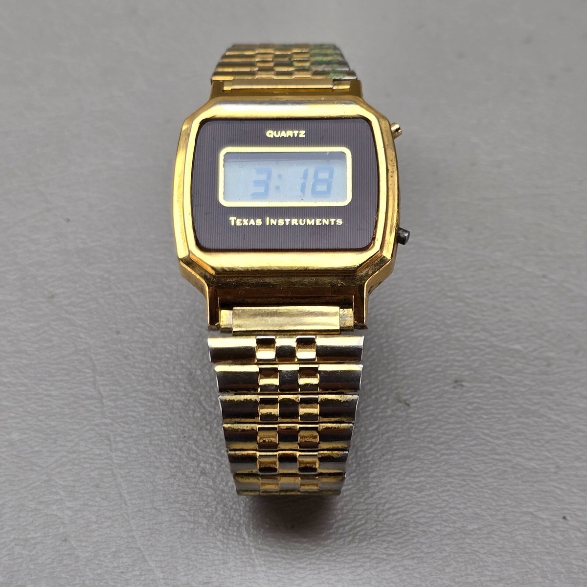 TEXAS INSTRUMENTS デジタル ビンテージ メンズ 腕時計 Vintage Texas Instruments Watch LCD Gold Tone Square Brown Face