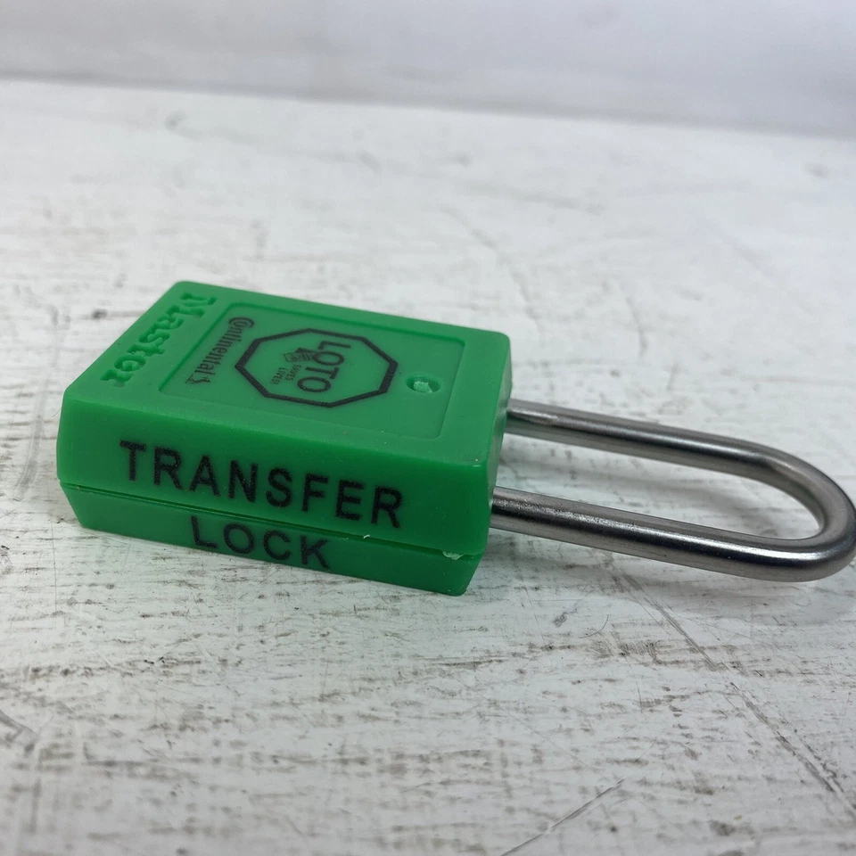 15 Locks - MASTER LOCK S31 417 GRN Lockout Padlock,KD,Green,1-7/8"H, In Russian - Image 4 of 4