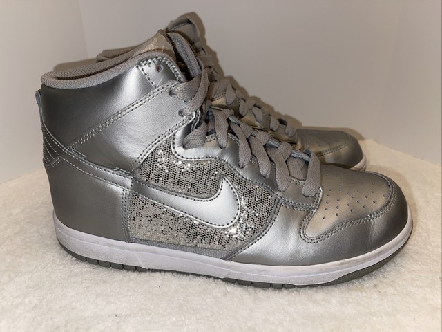 womens silver dunks