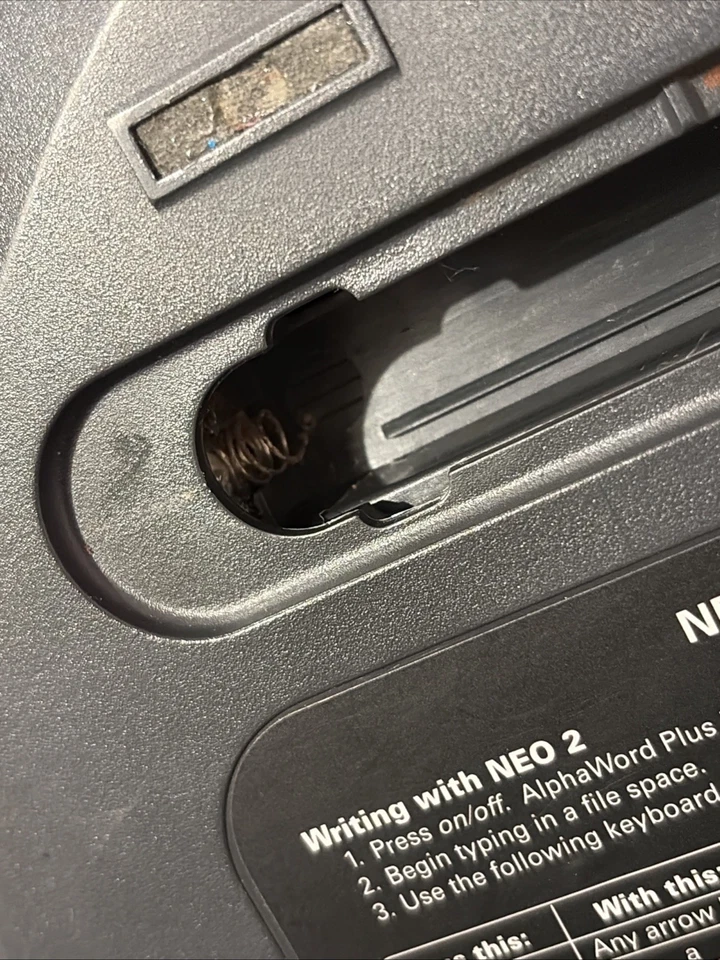 AlphaSmart Neo 2 Word Portable Word Processor Keyboard Distraction Free Writing - Image 4 of 4