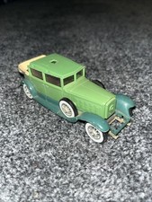 Solido 1:43 Scale Diecast Model - 1931 Cadillac 452A in Green