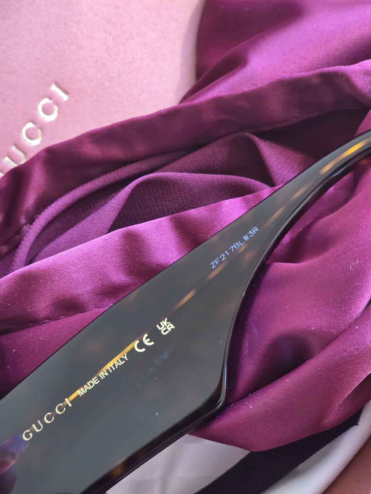 Gucci • Rectangle Frame Sunglasses • Tortoise She… - image 13