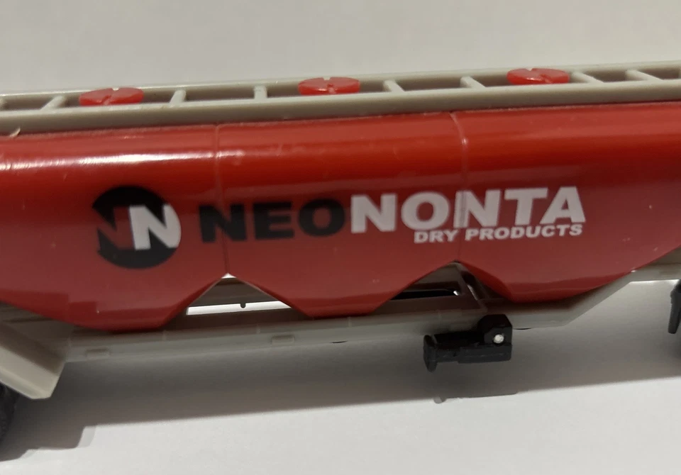 Matchbox Neo Nonta MBX Ford C-900 & Dry Bulk Hauler 1:64 Diecast Truck Cab 1:64 - Image 4 of 4