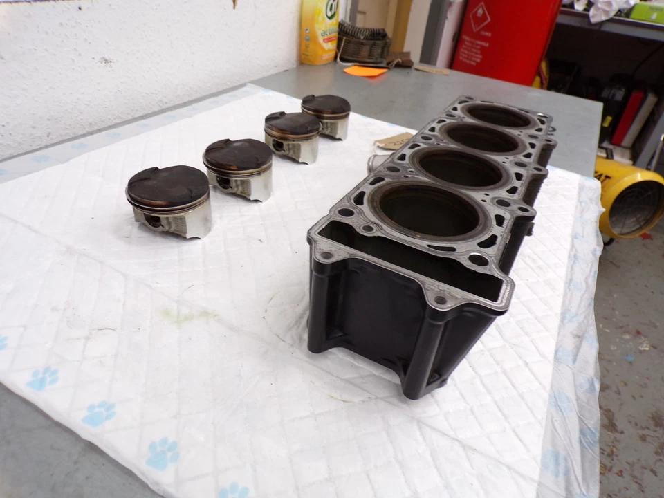 Kawasaki Z750 Z 750 Cylinder barrel & pistons Z257 - image 3 of 4